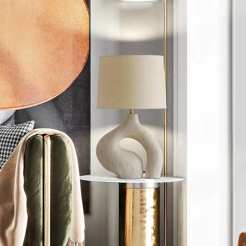 NovaLume moderne bordlampe med 12W LED AC-strøm fra Elora