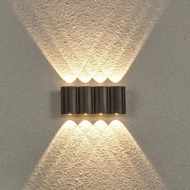 Lampada da parete esterna WALLORA con design moderno per aree esterne