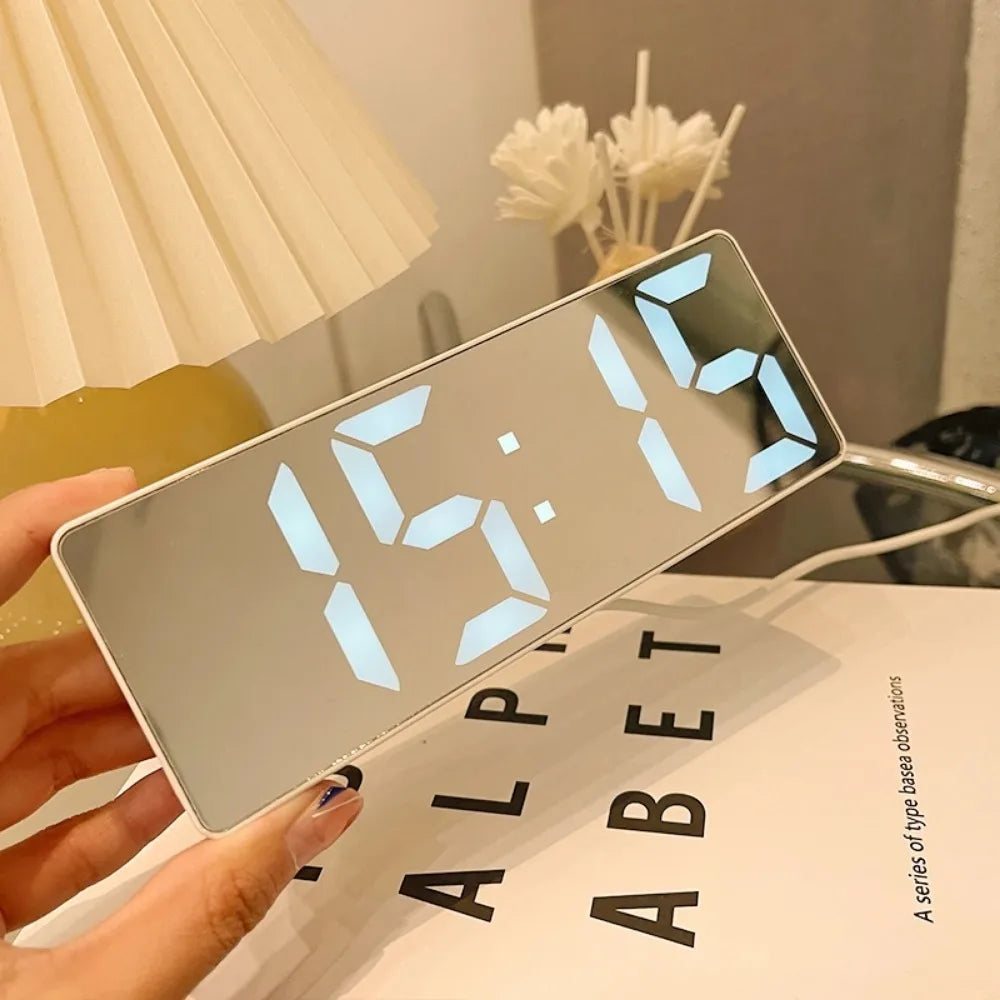 SmartWake – Elektronisk spegelväckarklocka med alarmfunktion