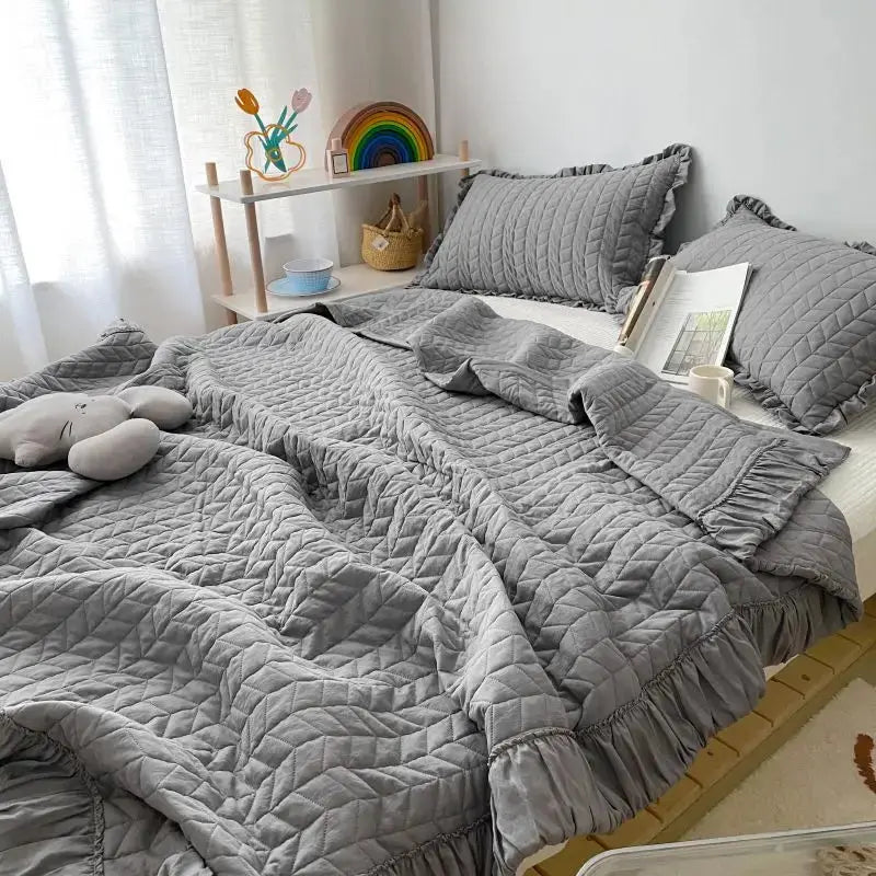 Seersucker Bedding Set | Lightweight Summer Quilt with Ruffled Edges | Versatile Comfort for All Seasons 6
