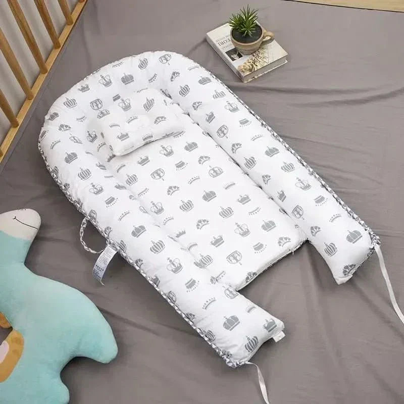 NimbleNest Sammenleggbar Baby-Seng med Pustende Nettingvegger for Sikker Søvn På Farten