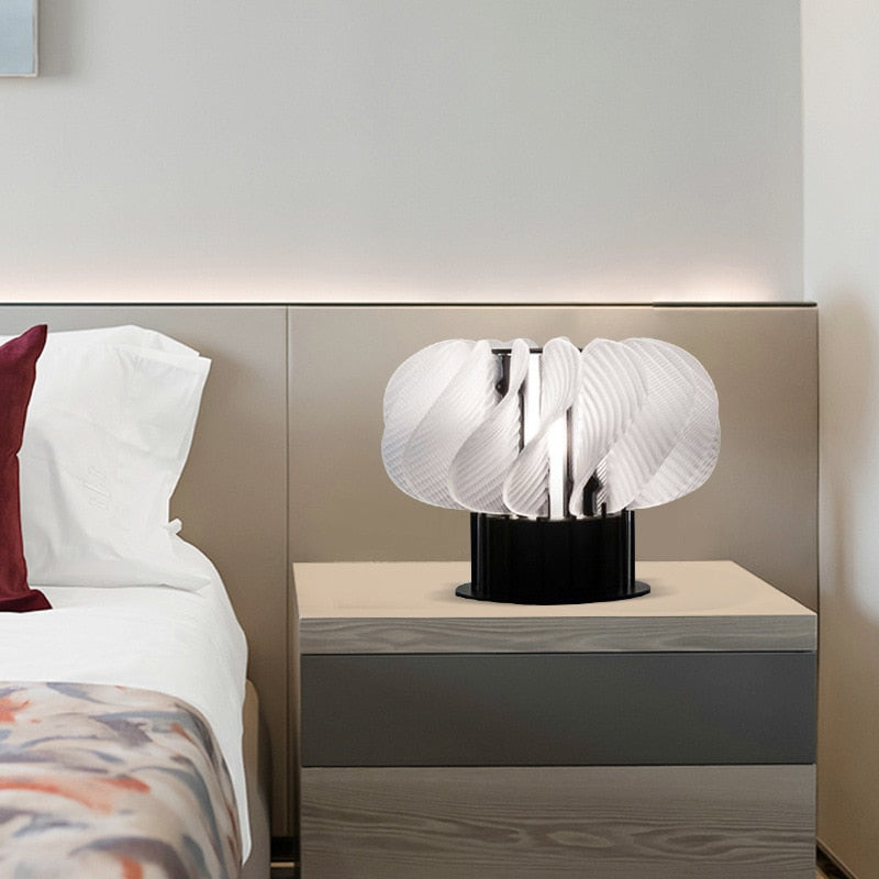 Elmaria | Elegant dekorativ bordlampe for stue