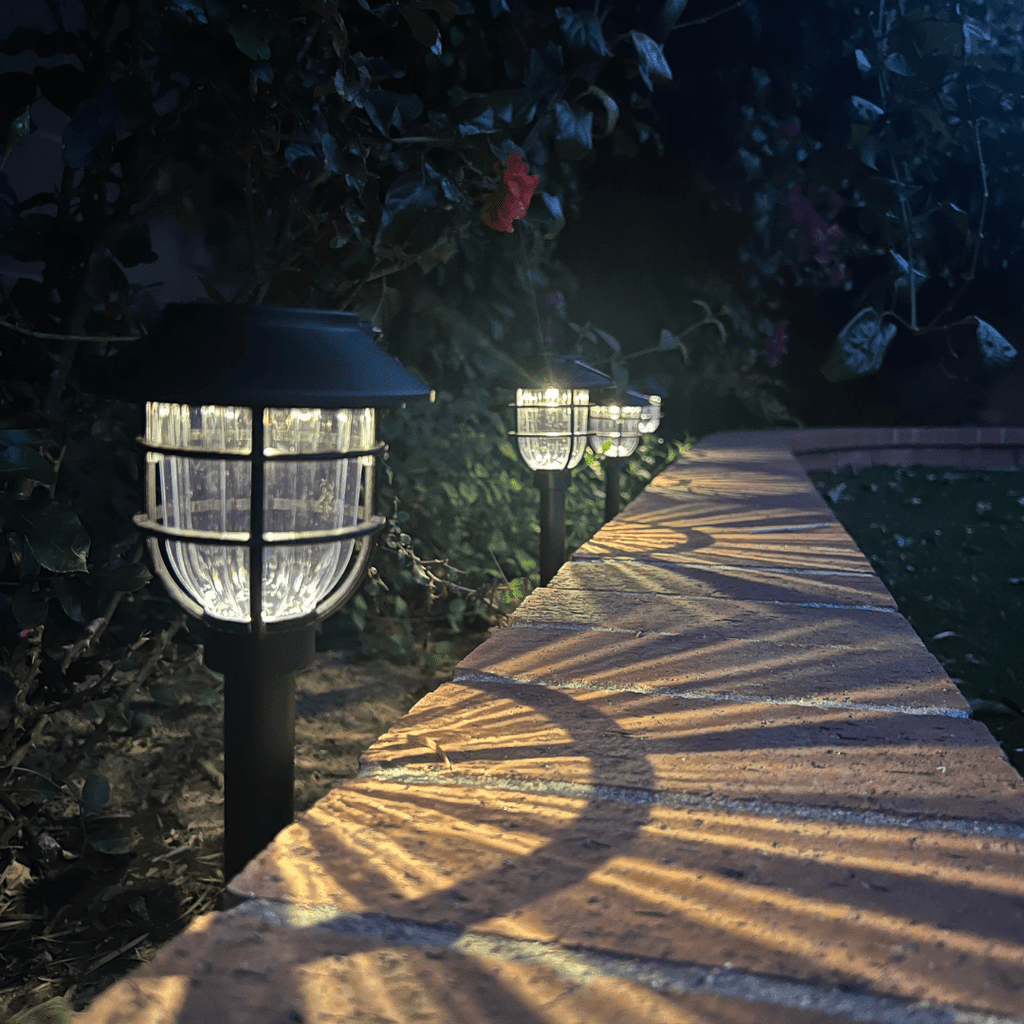 EverGlow solární cesty světla jasné chytré LED zahradní osvětlení pro domácí zahradníky