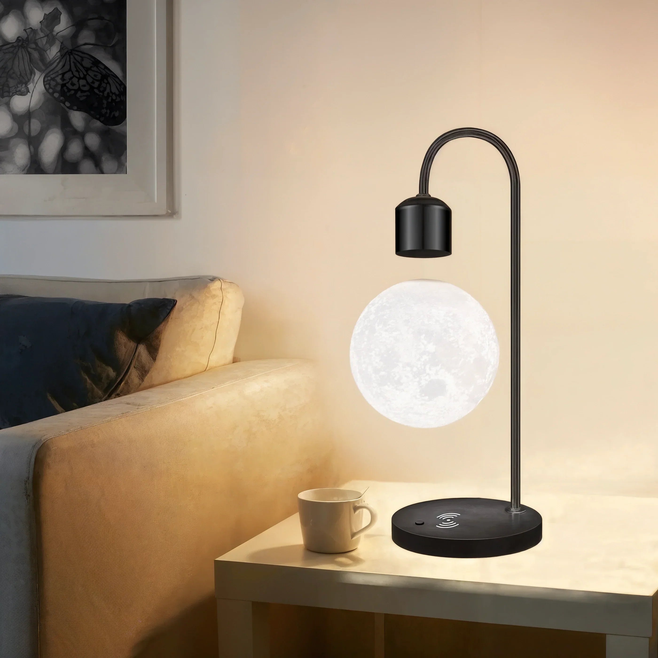 Floating Moon LED bordlampe for myk stemningsbelysning i soverom og kontor