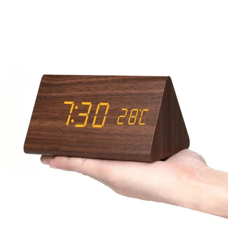 ForestGlow LED Alarm Saati Dijital ve Şık Doğal Ahşap Tasarım