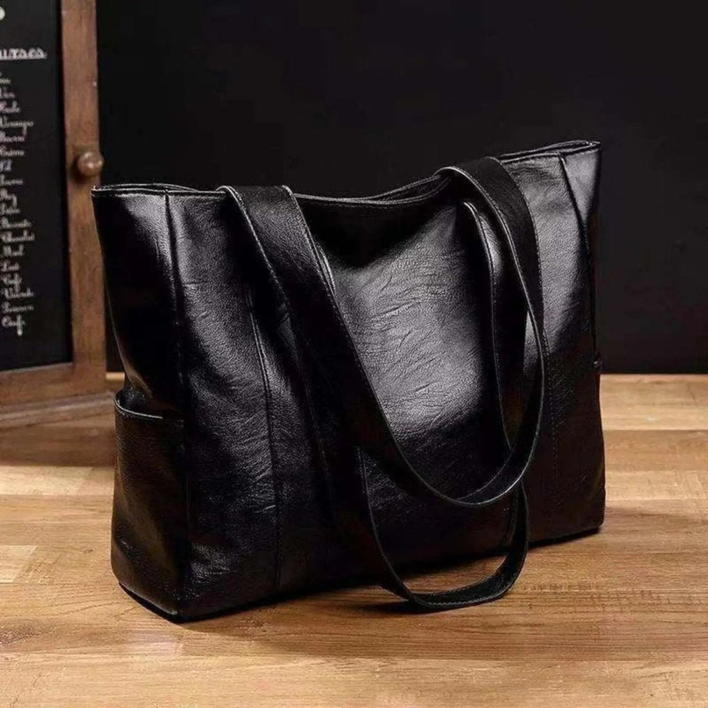 Aurelia Skinn Skulderveske med Retro Sjarm og Glatt Finish