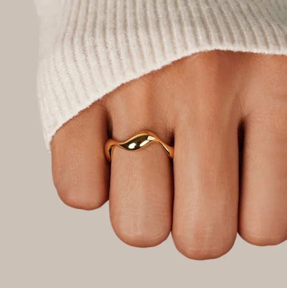 Anello regolabile in argento AzureTide per amanti dell'oceano, design minimalista a onda