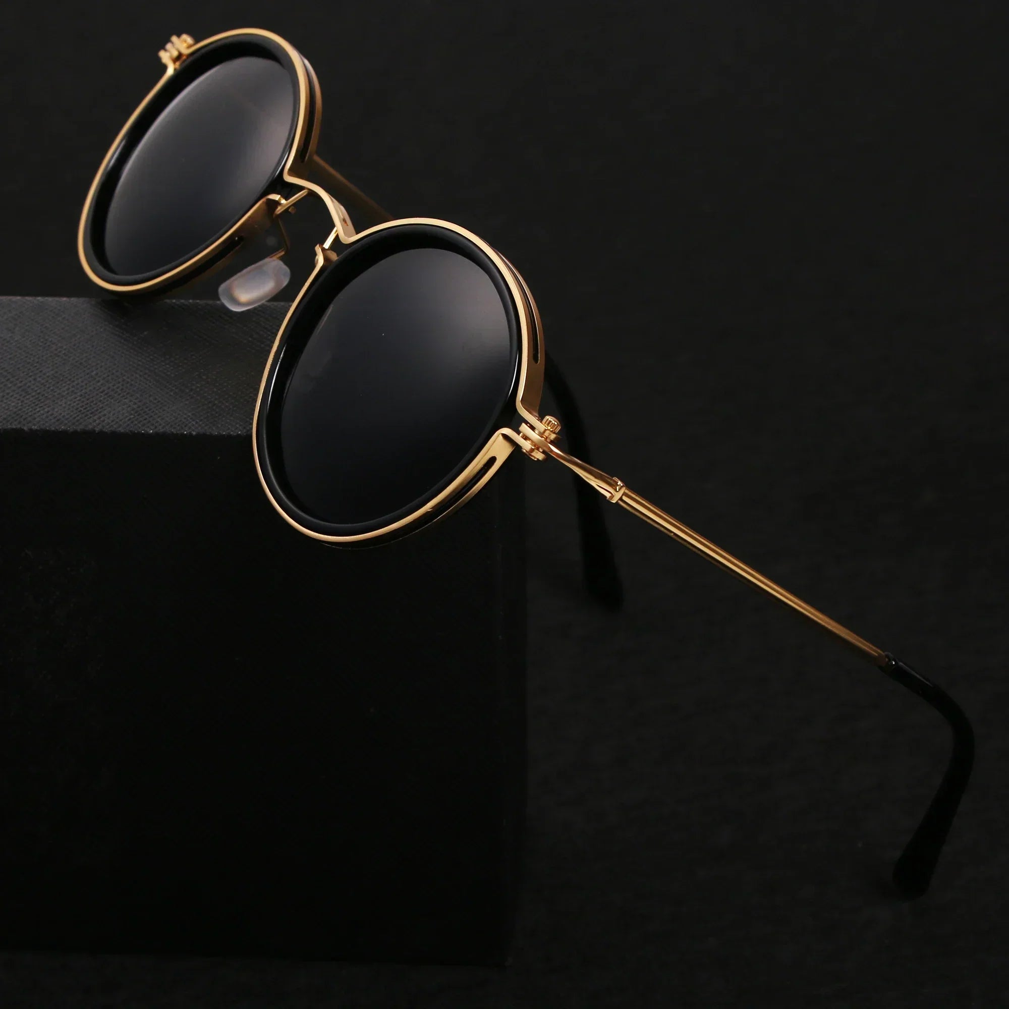 Ricco Milano Retro Round Sunglasses
