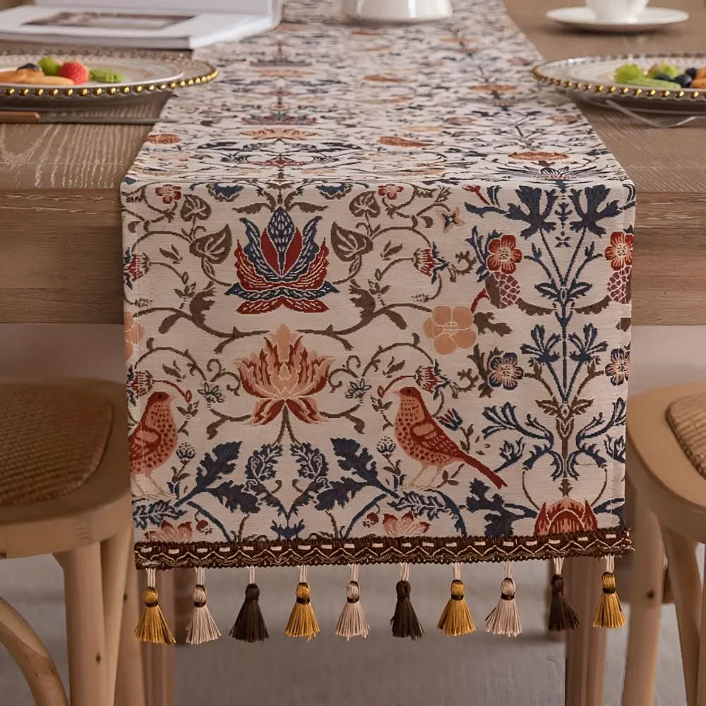 HeritageWeave Tischläufer Jacquard mit floralem Vogelmotiv für Esszimmer, mit Fransen an den Rändern