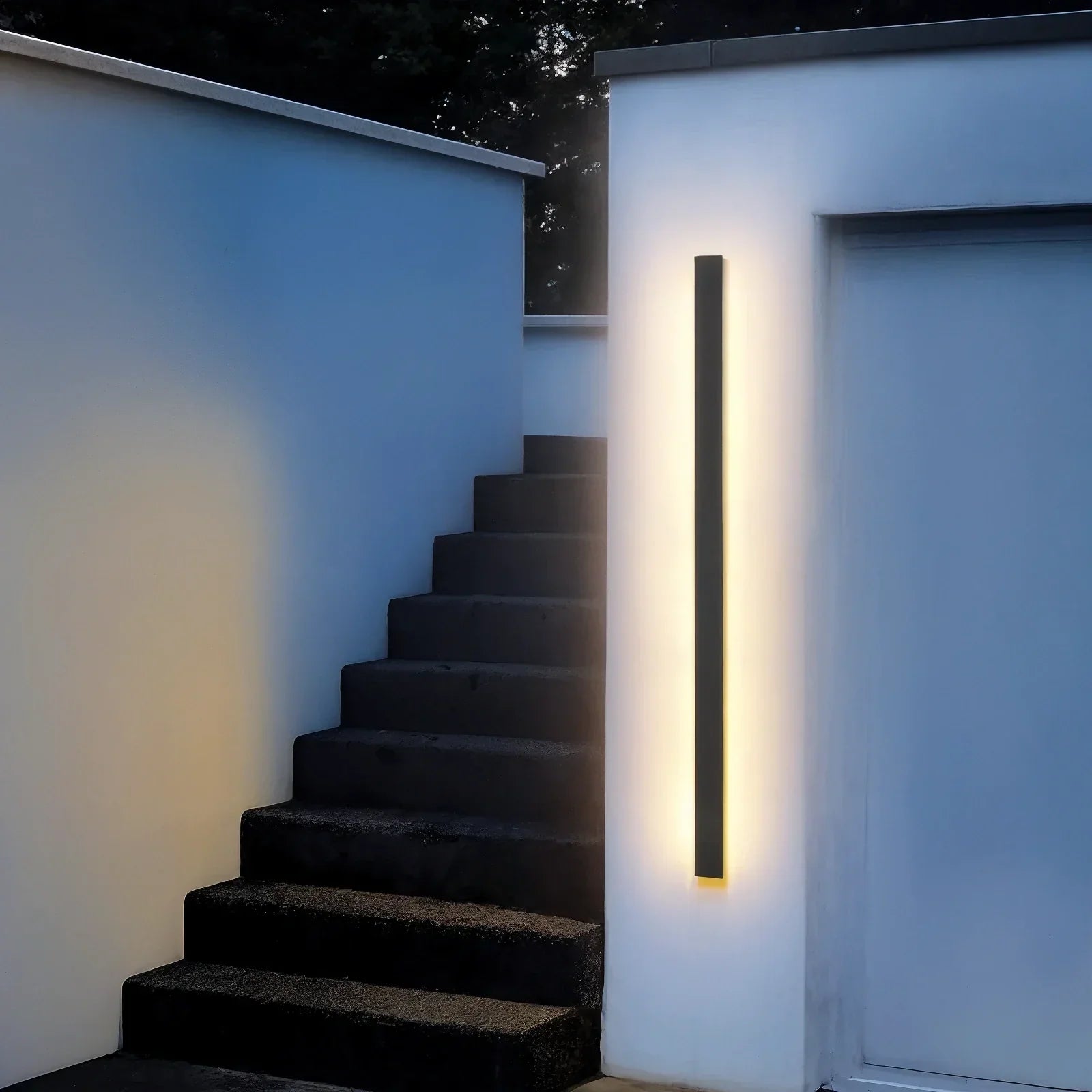 Lumineva robust elegant utendørs vegglampe for stemningsbelysning