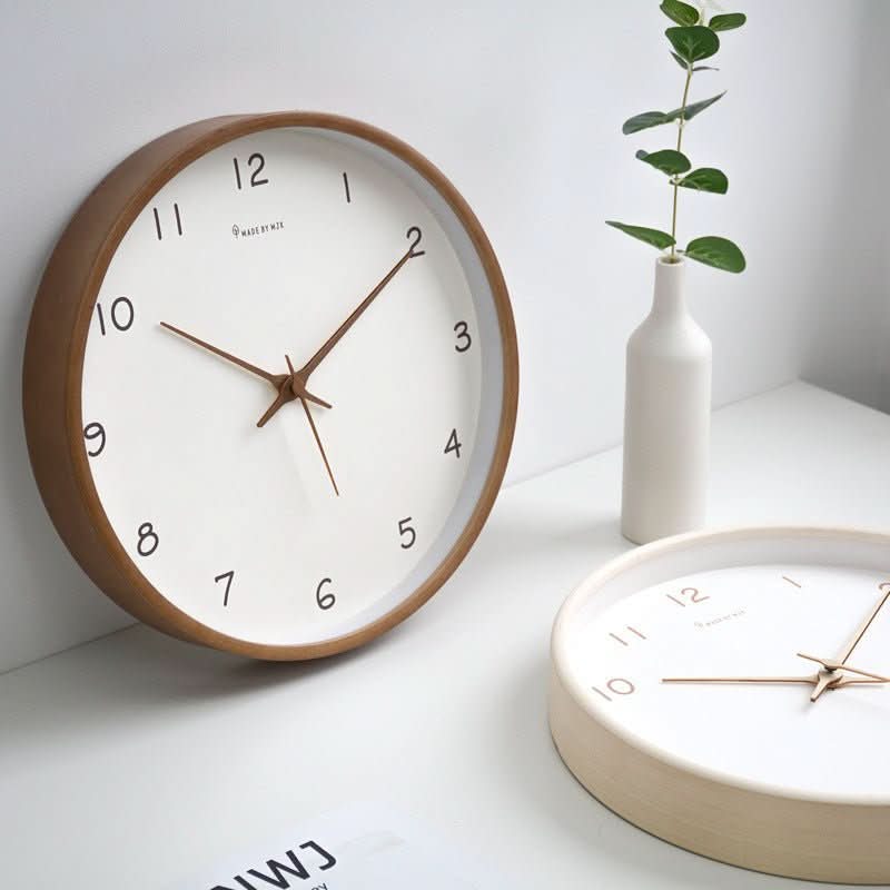 Everwood stille veggklokke i tre med batteridrift