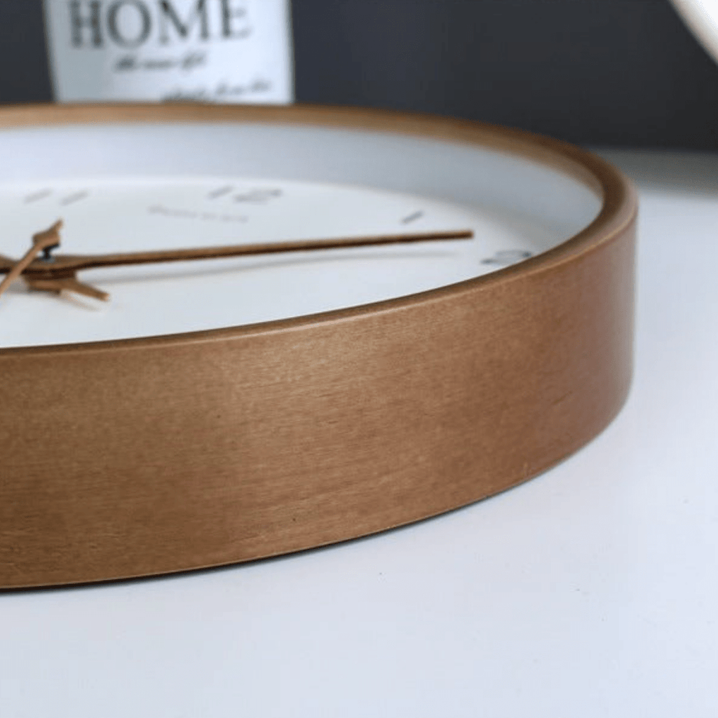 Everwood stille veggklokke i tre med batteridrift