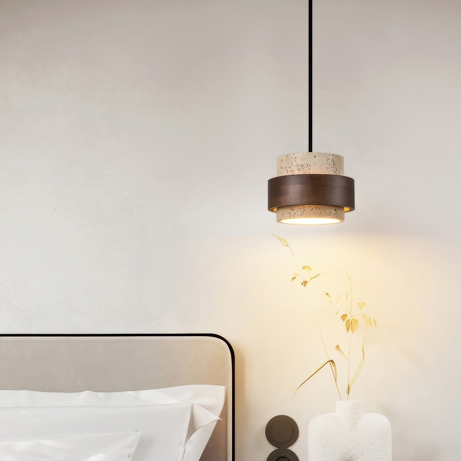 Solara Vintage Stone Pendant | Orntli