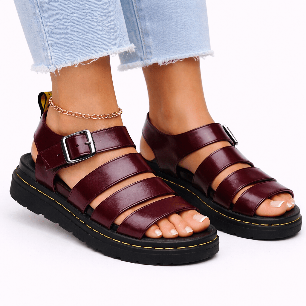Sandali da donna con zeppa alta per un look casual quotidiano