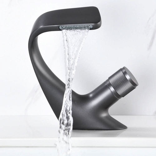 AQUACASCADE Luxus-Waschtischarmatur mit Wasserfallstrahl für moderne Badezimmer