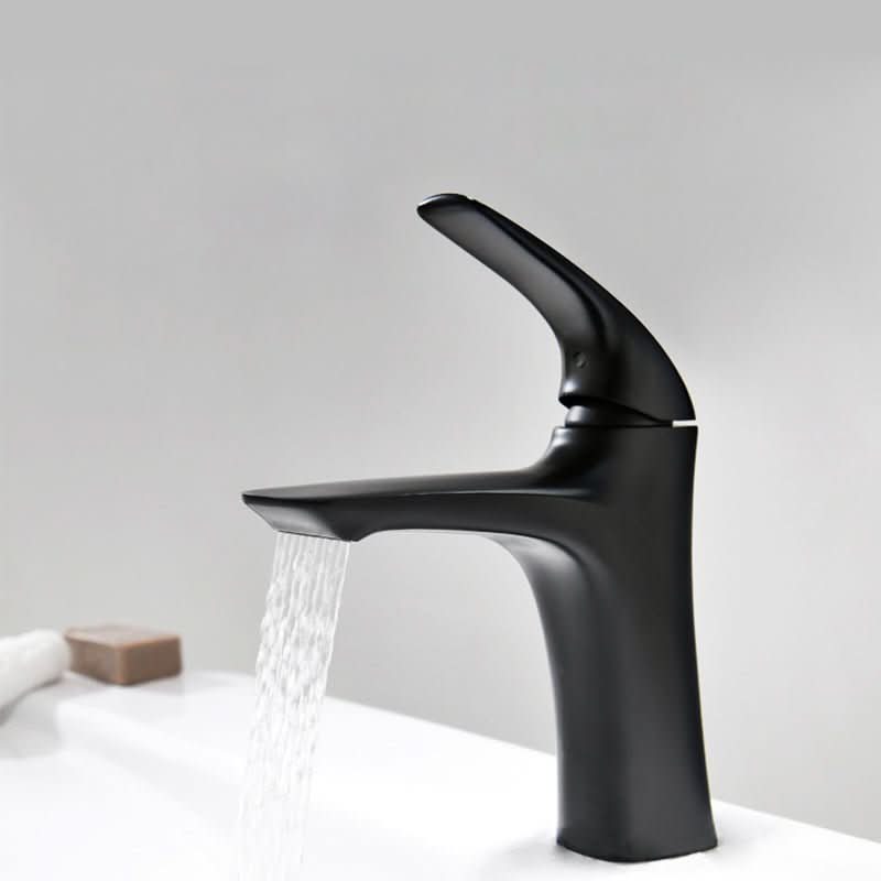 Robinet d'évier Brassline noir antique avec débit d'eau doux