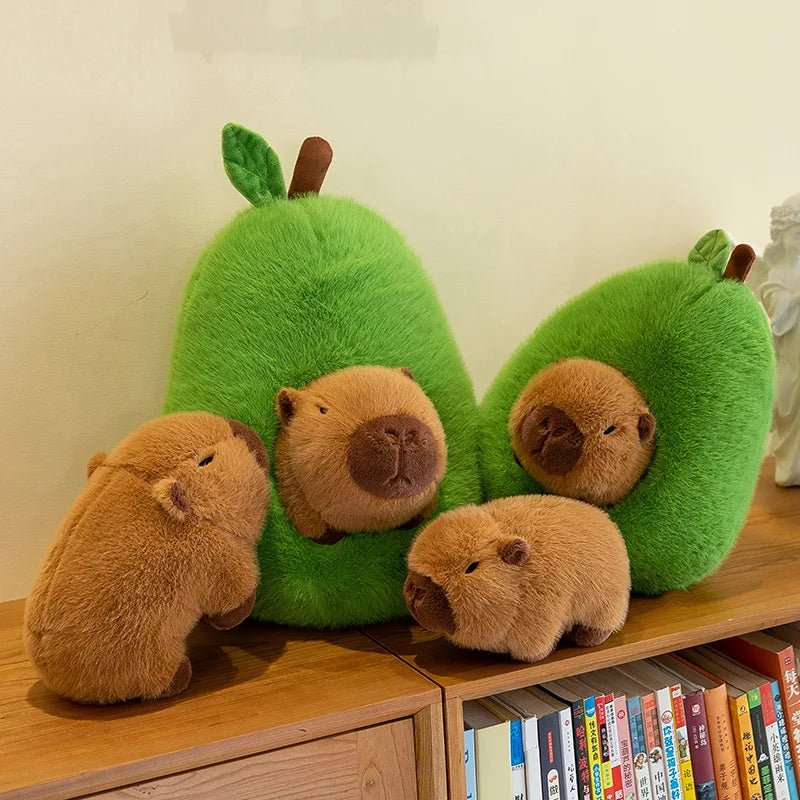CAPYPLUSH Plyšová hračka duo kapybara a avokádo pro děti