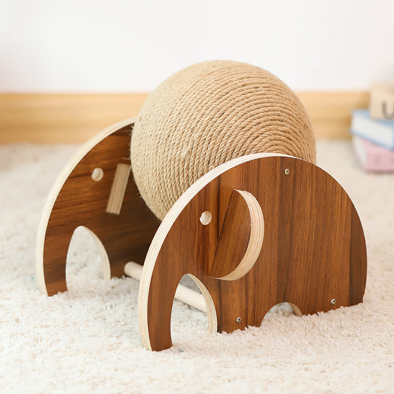 Tiragraffi in legno per gatti con corda di sisal e palline da gioco