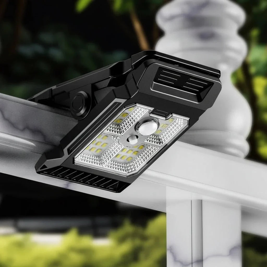 CLIPGLOW Outdoor Clip Light With Solar Power For Patio And Garden