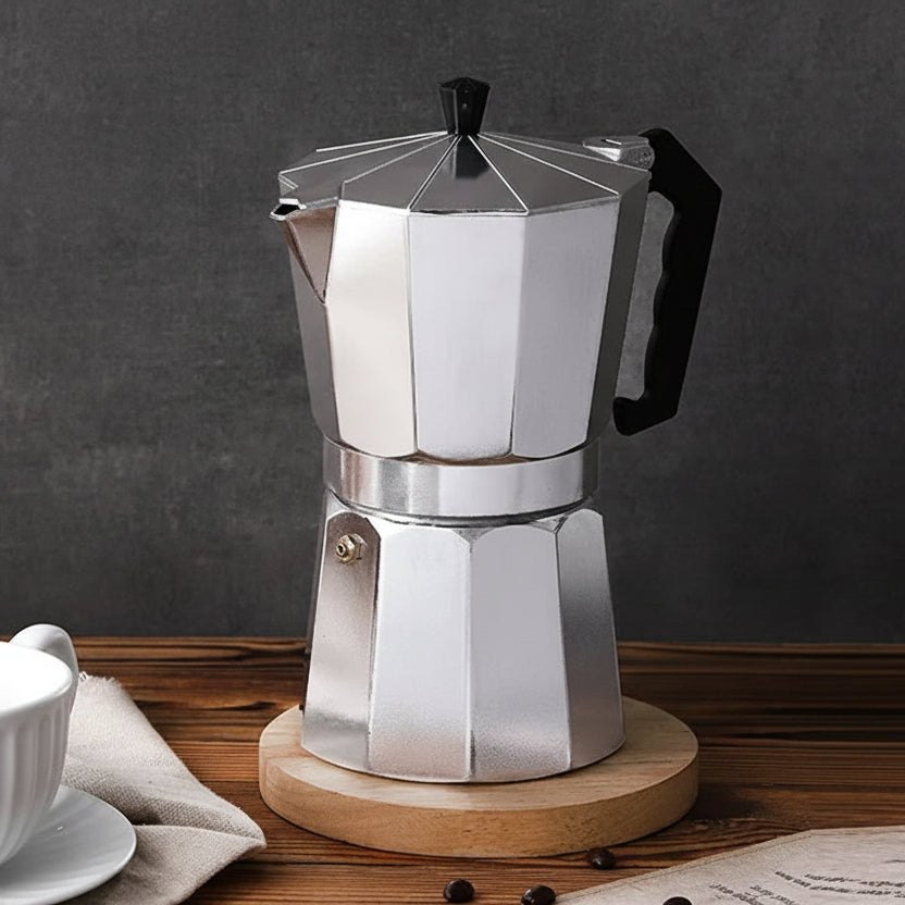 COFFEELORE espressomaskine i aluminium fra Italien til rig kaffe