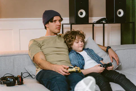 Game Stick™ 4k PRO + 2 PS5 controllers