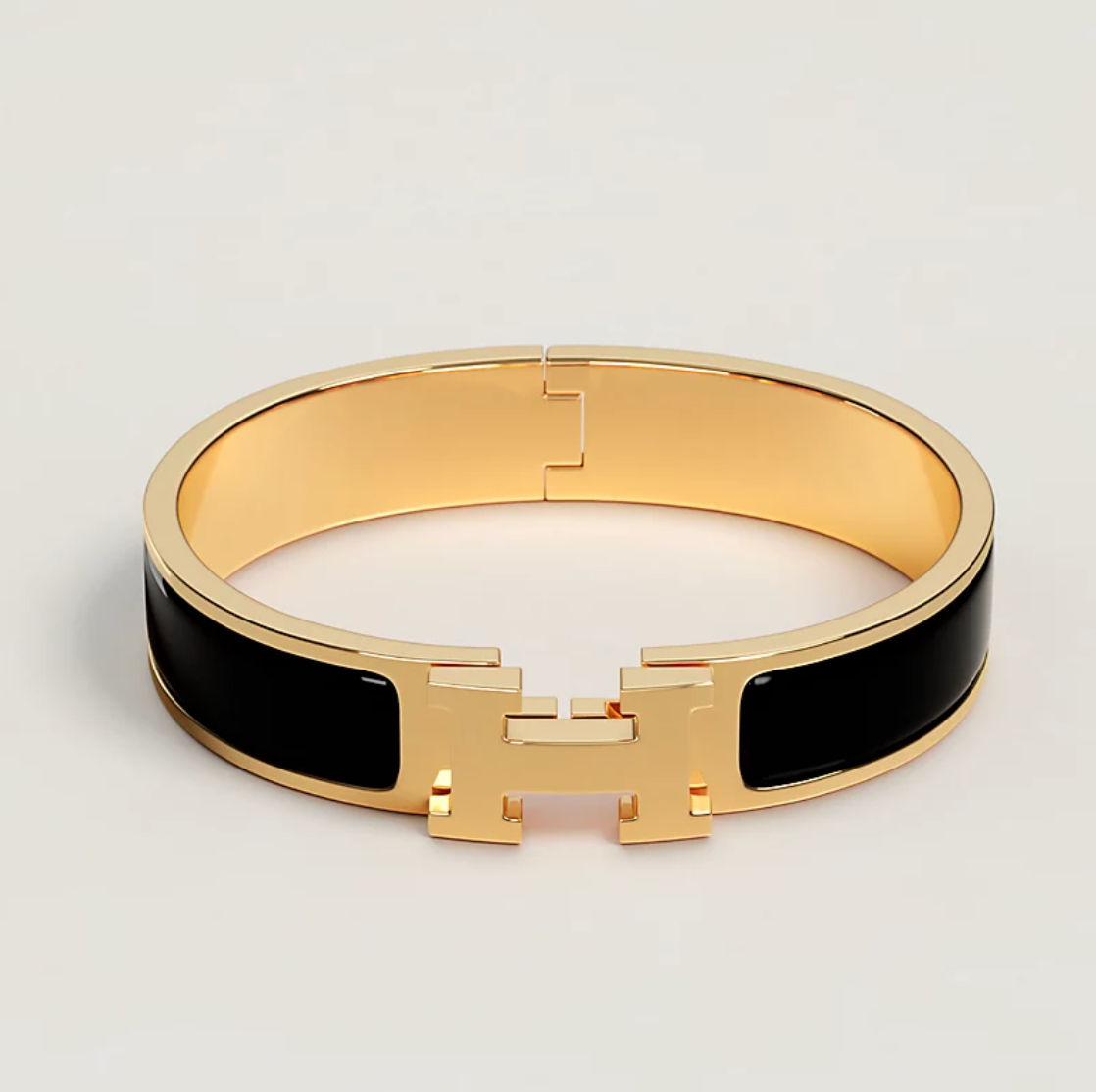 Gold Plated 18K Bracelet With Water And Sweat Resistant