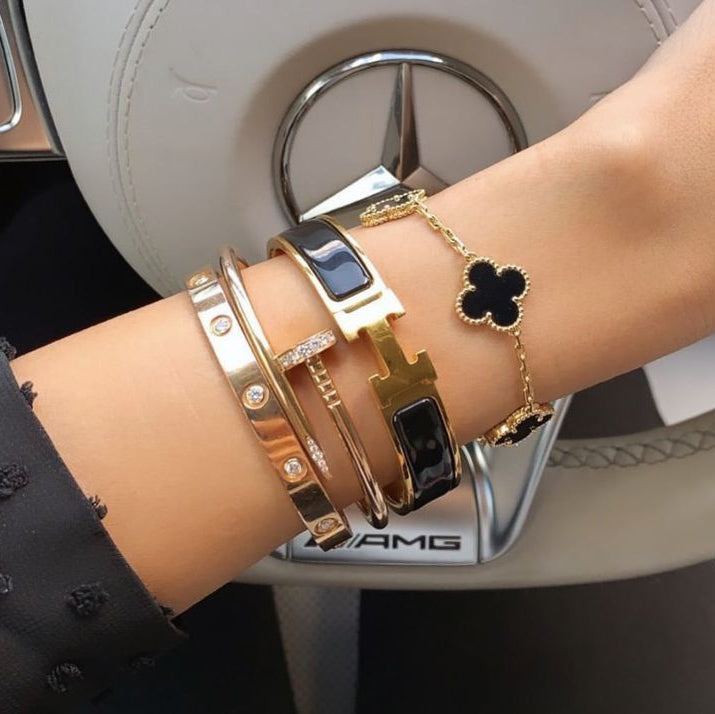 Gold Plated 18K Bracelet With Water And Sweat Resistant