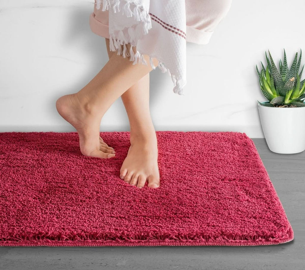 Luxura UltraSoft Bath Mat With Anti Slip Backing And Super Absorbent Microfiber