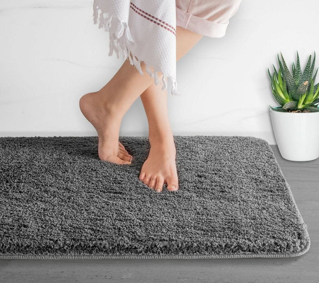 Luxura UltraSoft Bath Mat With Anti Slip Backing And Super Absorbent Microfiber