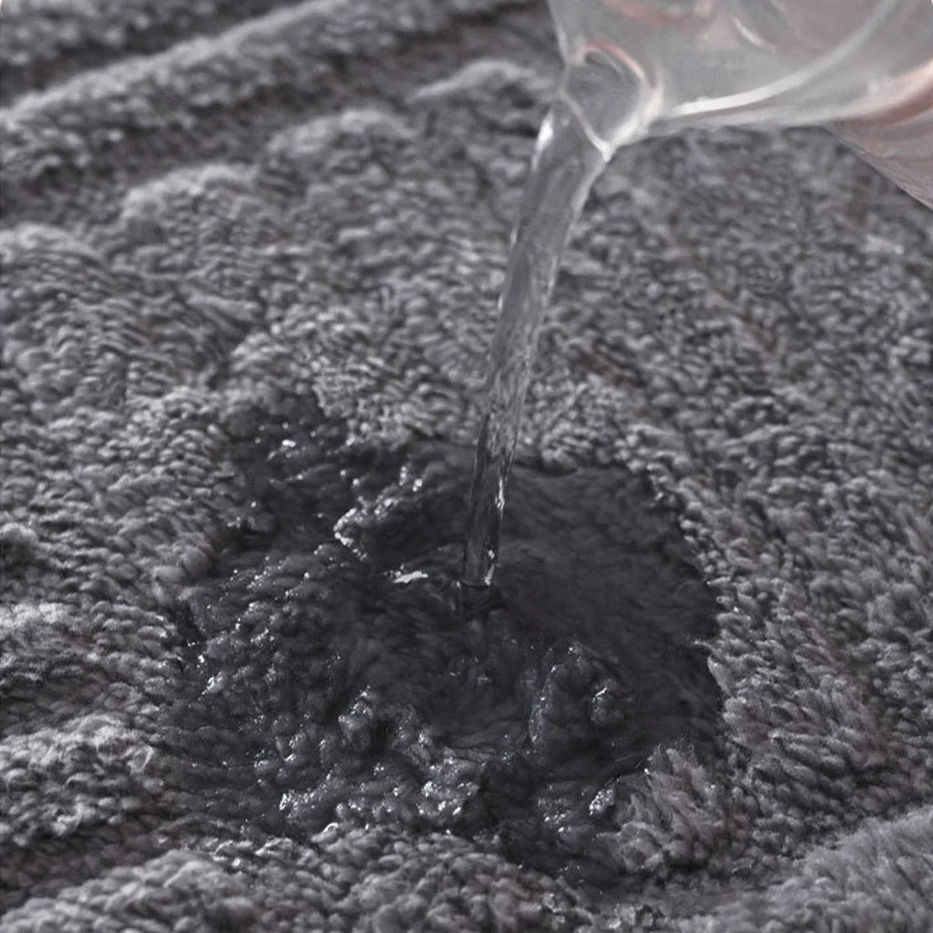 DRYZONE silná pruhovaná protiskluzová koupelnová rohož pro bezpečné a pohodlné kroky