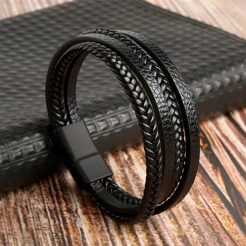 Pánský náramek EDGEKNOT s minimalistickým pleteným designem a kovovým gravírovatelným detailem