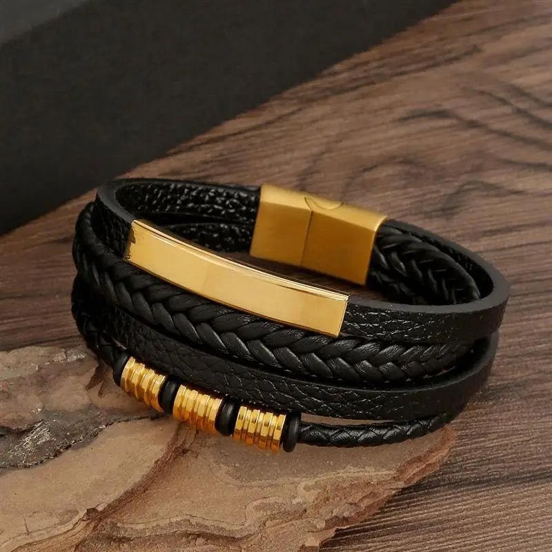 Pánský náramek EDGEKNOT s minimalistickým pleteným designem a kovovým gravírovatelným detailem