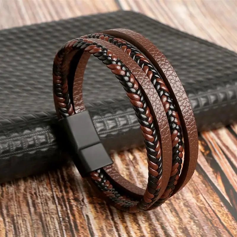 Pánský náramek EDGEKNOT s minimalistickým pleteným designem a kovovým gravírovatelným detailem