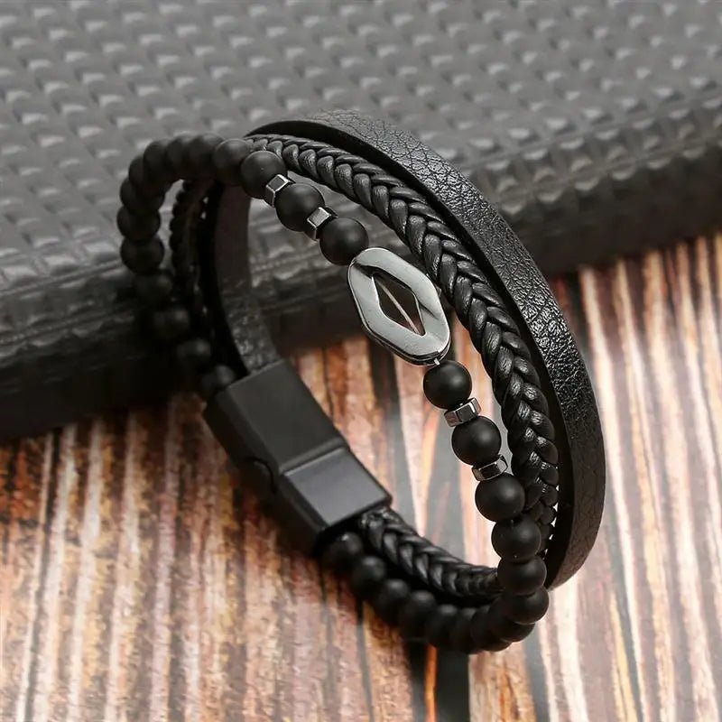 Pánský náramek EDGEKNOT s minimalistickým pleteným designem a kovovým gravírovatelným detailem