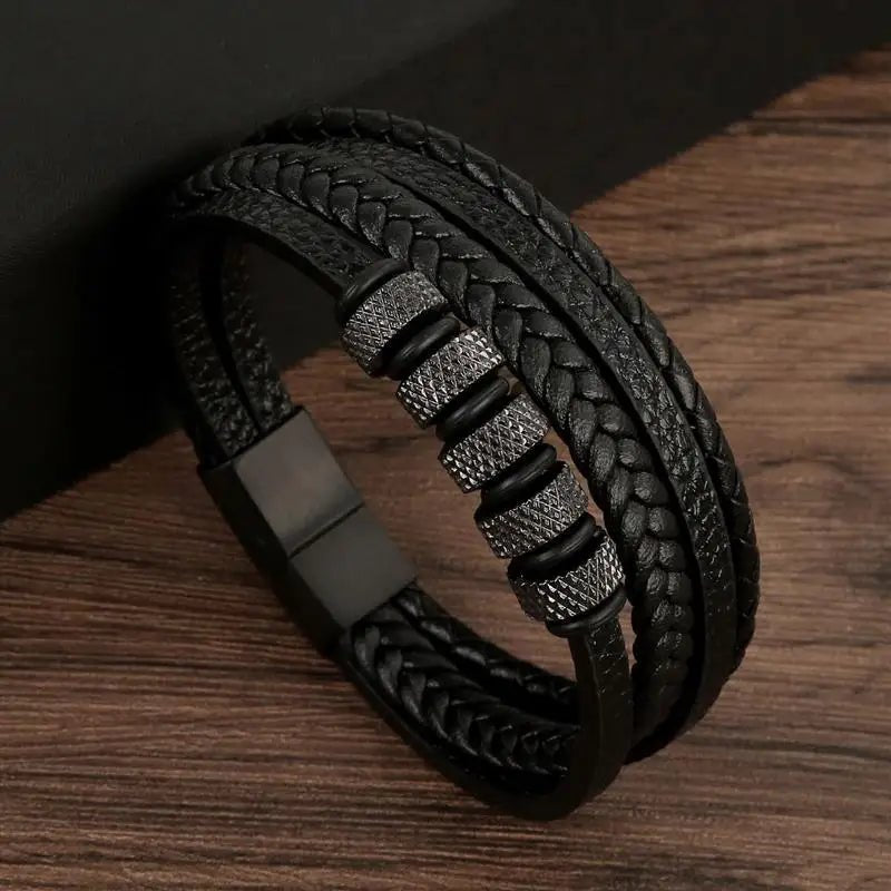 Pánský náramek EDGEKNOT s minimalistickým pleteným designem a kovovým gravírovatelným detailem