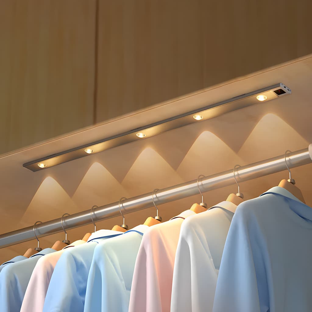 Trådløst smart LED-armatur med bevegelsessensor for huseiere