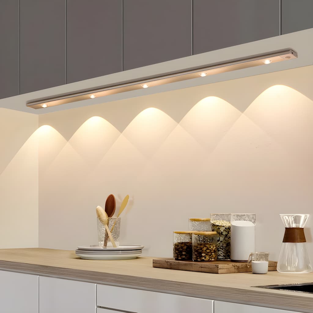 Lampada LED smart wireless con sensore di movimento per proprietari di casa