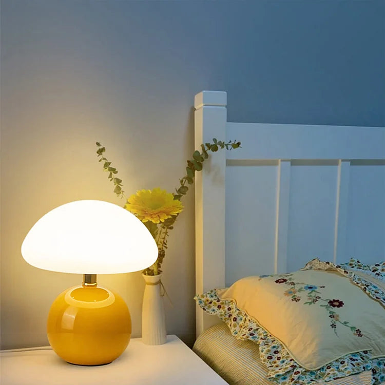Lumiere Kremfarget Sopp Keramisk Bordlampe Bauhaus Stil