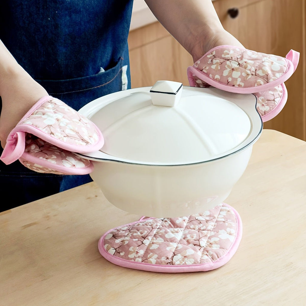 FloralHeart Vintage Potholders Set For Heat Resistance | compagnien
