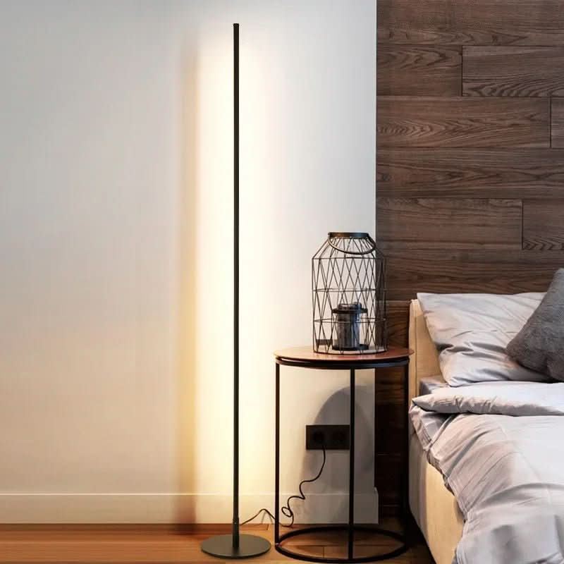 Stojací LED lampa FLORENCE pro atmosféru a styl v obývacím pokoji | compagnien