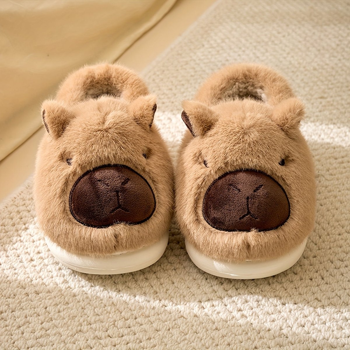 FLUFFBARA plüss kapibara papucs beltéri kényelemhez, csúszásmentes talppal