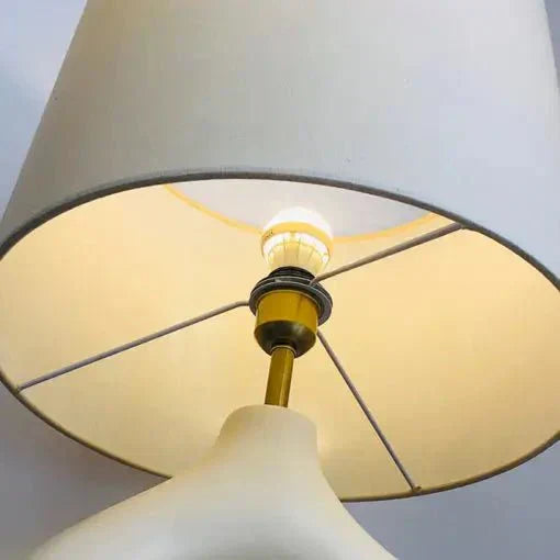 NovaLume moderne bordlampe med 12W LED AC-strøm fra Elora