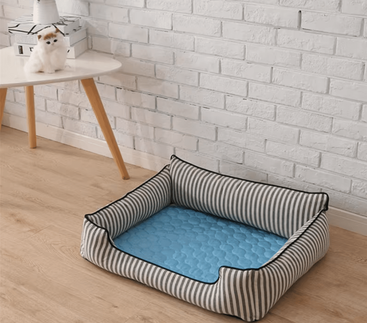 FURBREEZE Self Cooling Pet Pad for Quick Summer Comfort