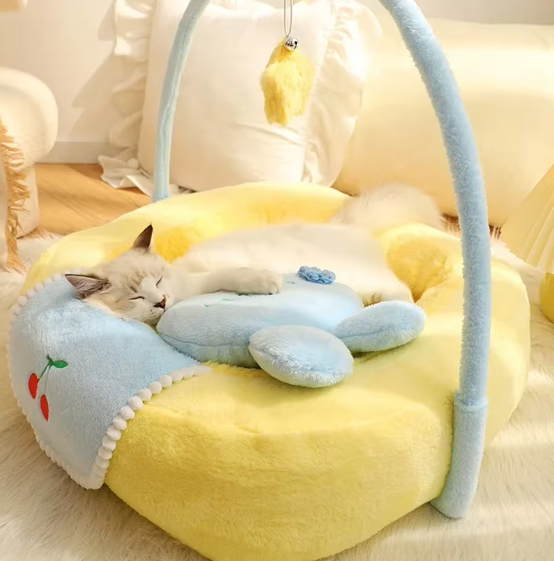 Cuccia per Gatti a Tema Anatra Morbida con Arco Giochi per un Sonno Confortevole del Pet
