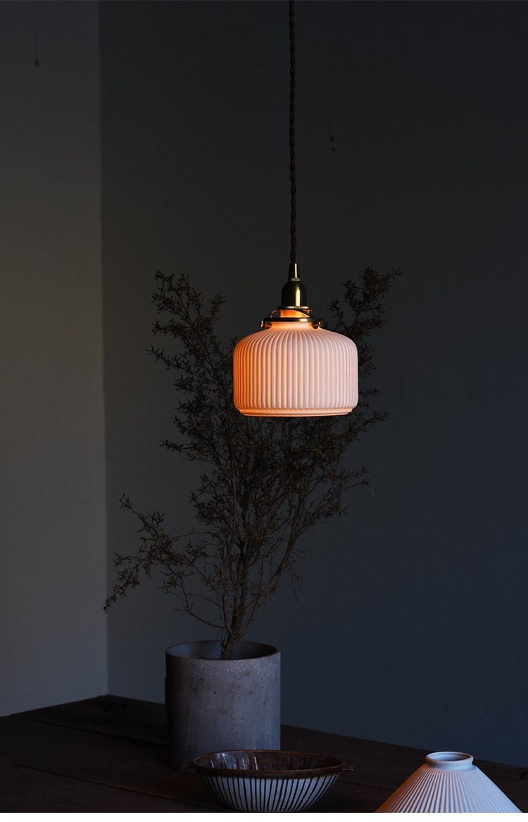Japońska Krótka Ceramiczna Lampa Wisząca w Kształcie Żebrowanego Cylindra z LED