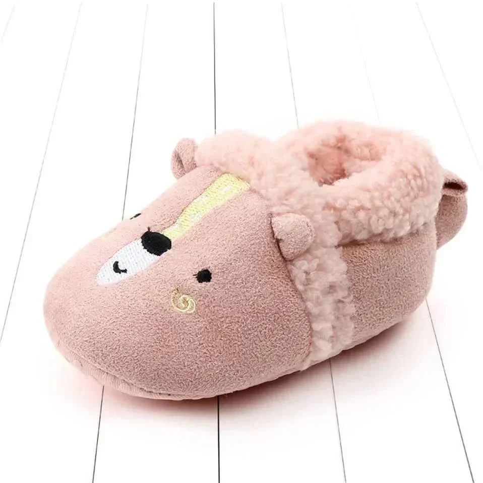 CozyTreadsの滑り止めベビー用スリッパ オールシーズン快適でしっかりグリップ