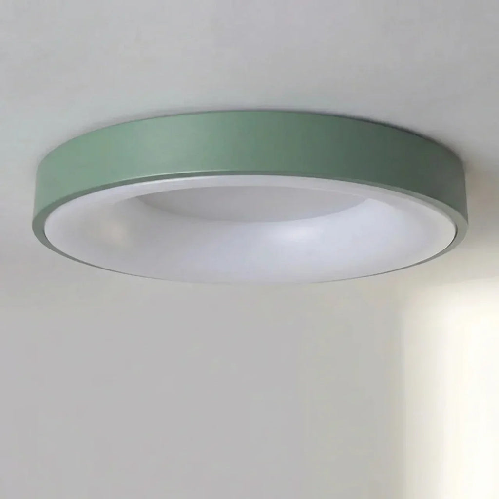 Nízkoprofilové stropní svítidlo s dutým středem a LED designem