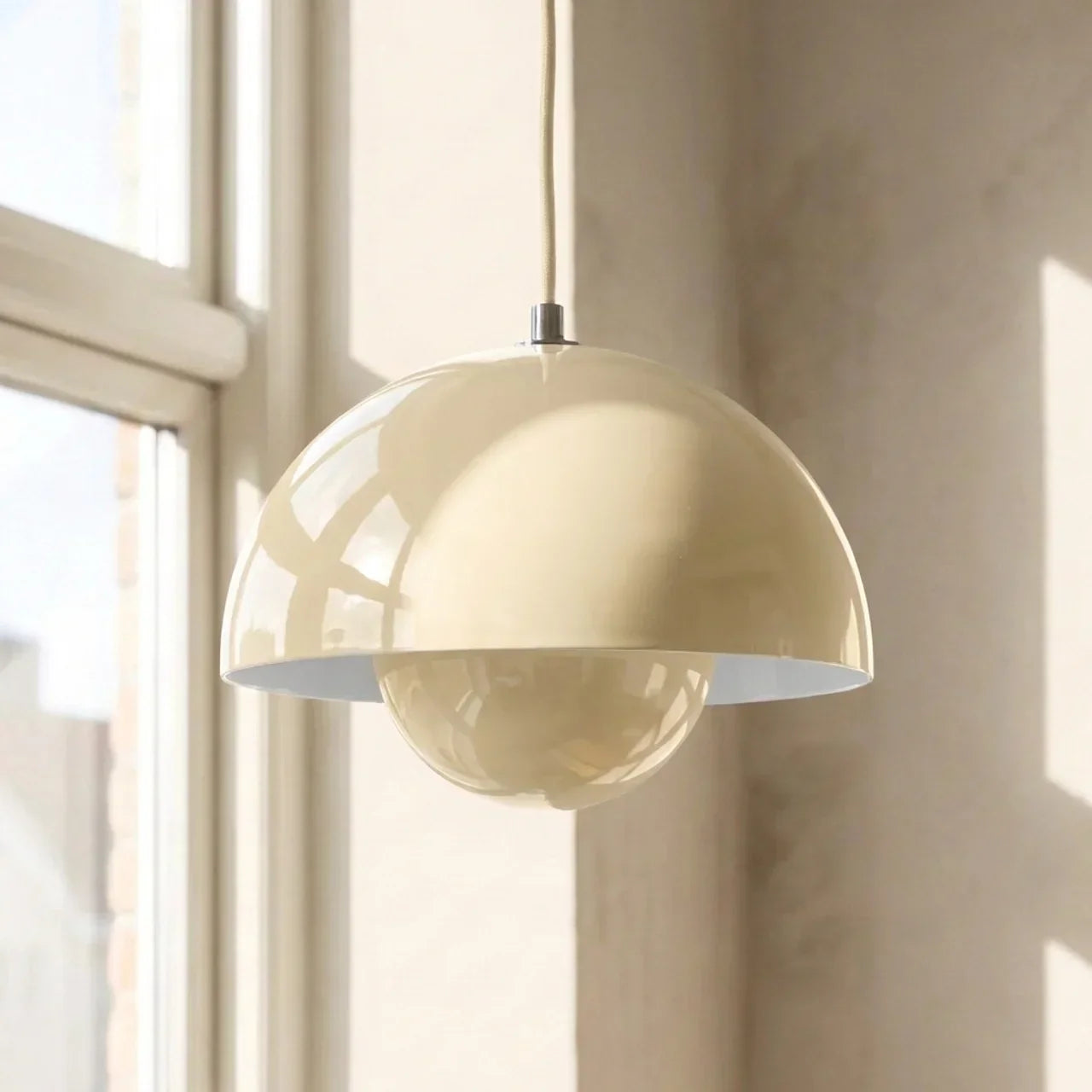Soft-Form dänische moderne Pendelleuchte mit gewölbtem Schirm