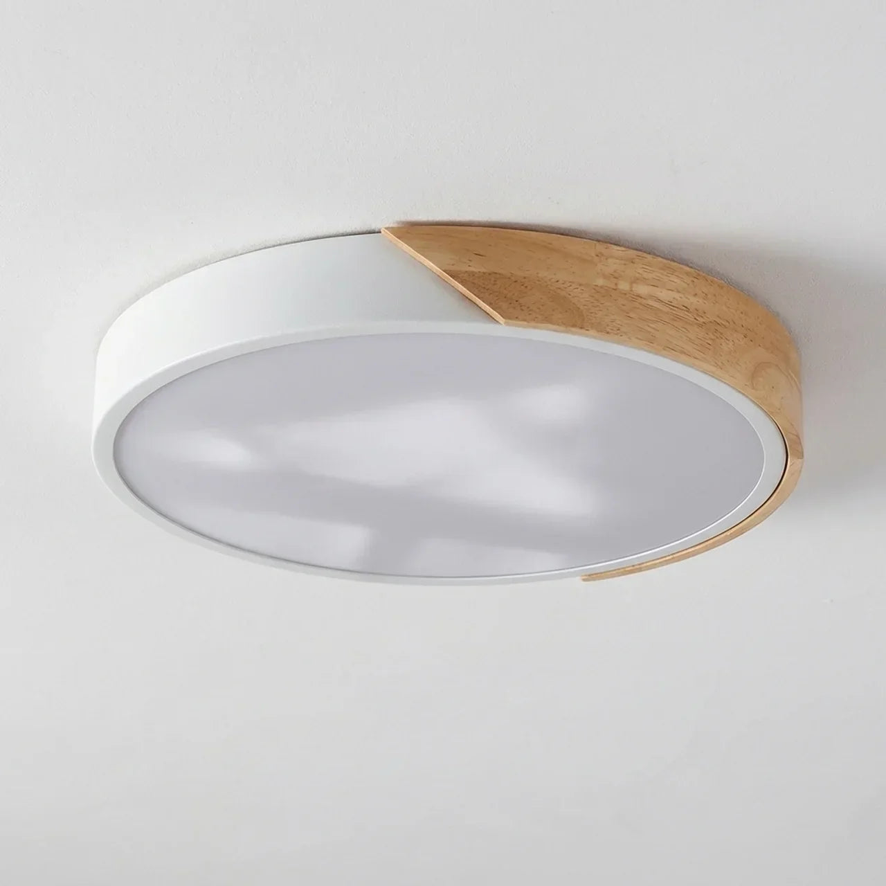 Plafonnier rond en bois à LED avec montage affleurant pour usage intérieur