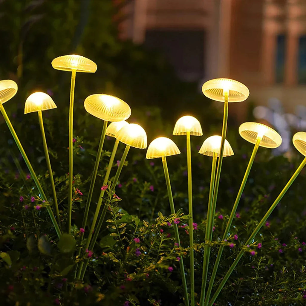 Lampa ogrodowa Jellyglow z meduzą i grzybem, zasilana energią słoneczną